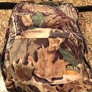 〰️〰️Camouflage Backpack $25.00〰️〰️